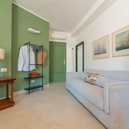 Molo Angioino Lägenhet