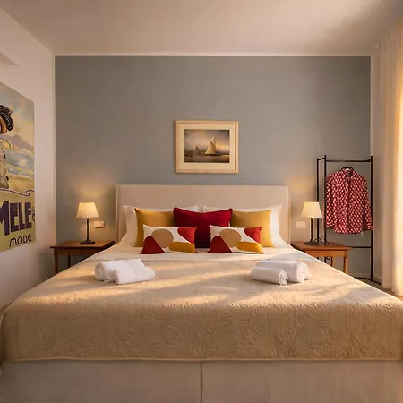 Molo Angioino Lägenhet